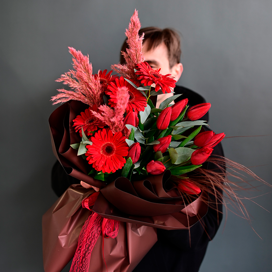 Букет "Магия красного"
