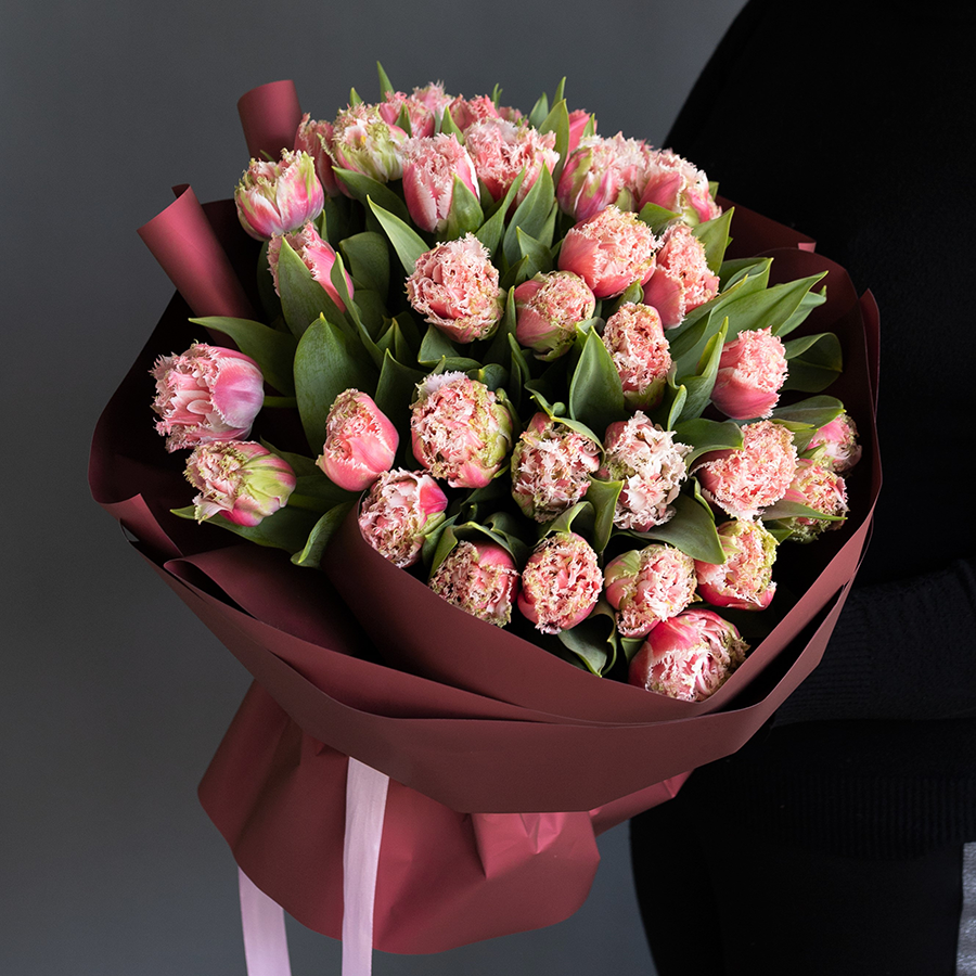 Монобукет из пионовидных, махровых тюльпанов