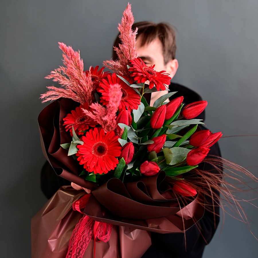 Букет "Магия красного"